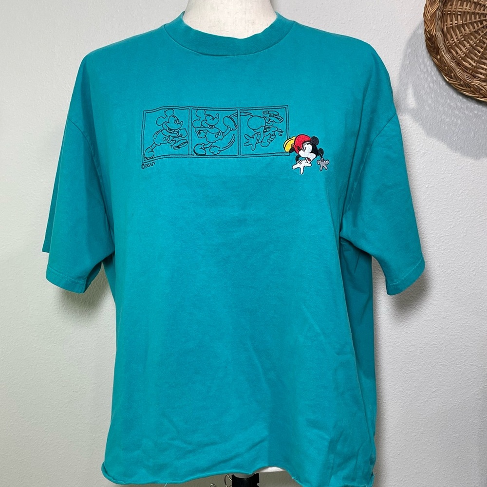 Vtg MICKEY MOUSE 90s embroidered MICKEY & CO T-shirt X-Large Walt Disney USA